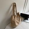 Large Capacity Commuter Bag Retro Women's Shoulder Bag Lightweight Tote Bag