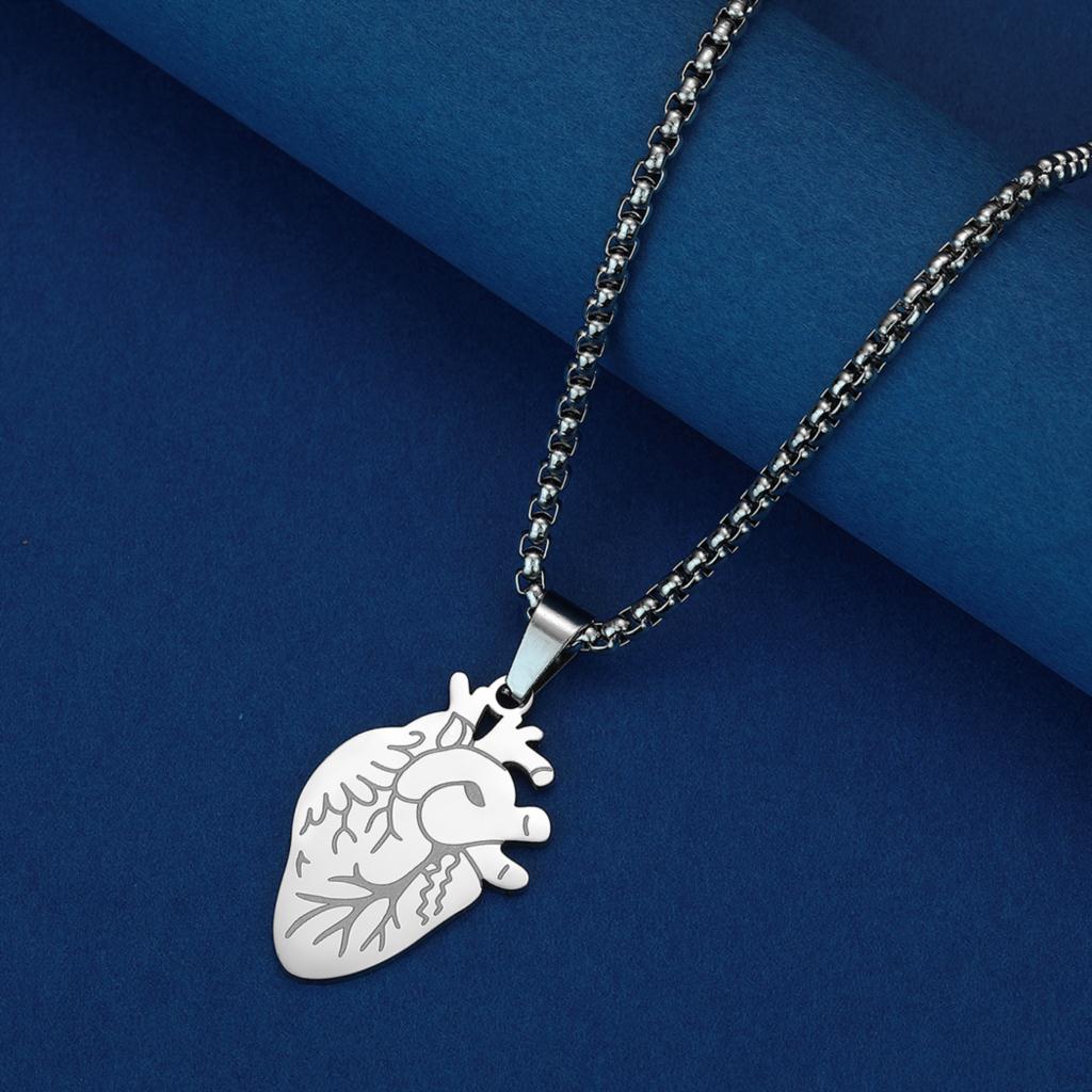 

Kinital Laser Carved Exquisite Fashion Stainless Steel Necklace Anatomic Human Heart Charm Necklace Birthday Commemorative Gift серебряный