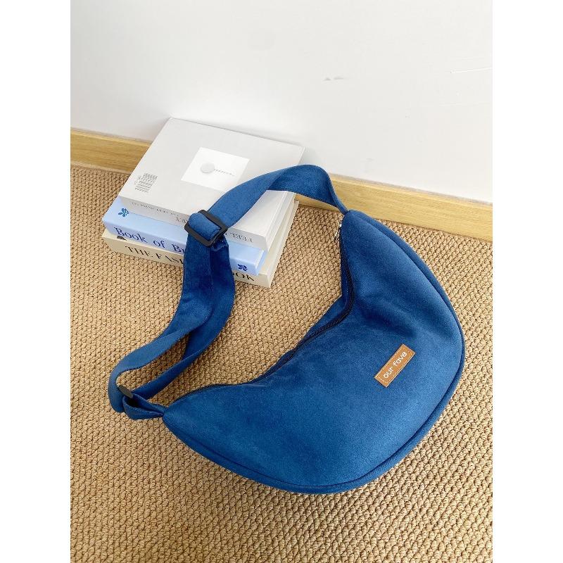 Autumn and winter retro armpit horn messenger bag female texture shoulder dumpling bag versatile niche commuter bag