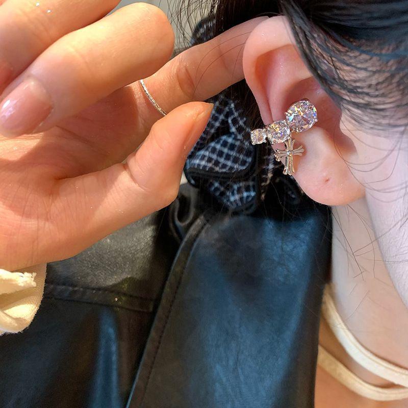 Серьга-кафф круглая крестообразная из циркония: Изысканная модная клипса для ушей без прокола