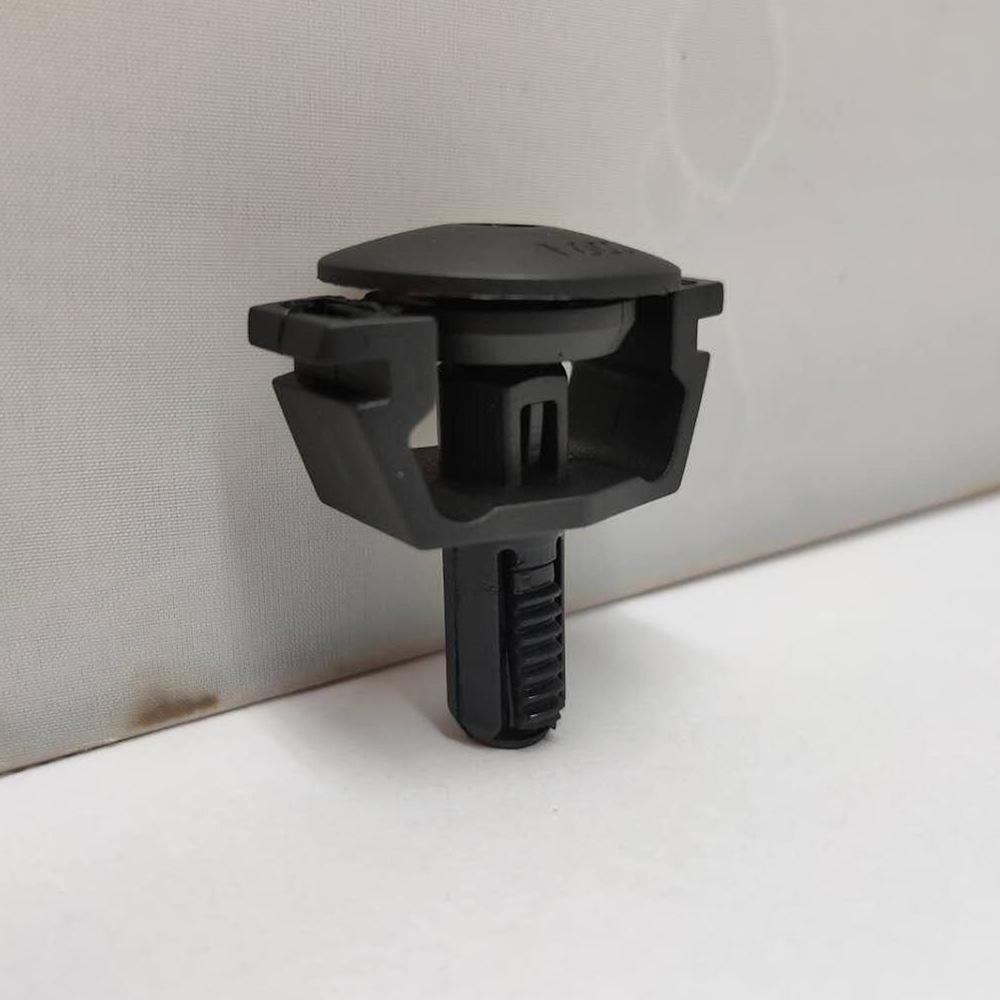 Mercedes-Benz Radiator Clip for C218/C219 Models (A0009912195, 2115040059)