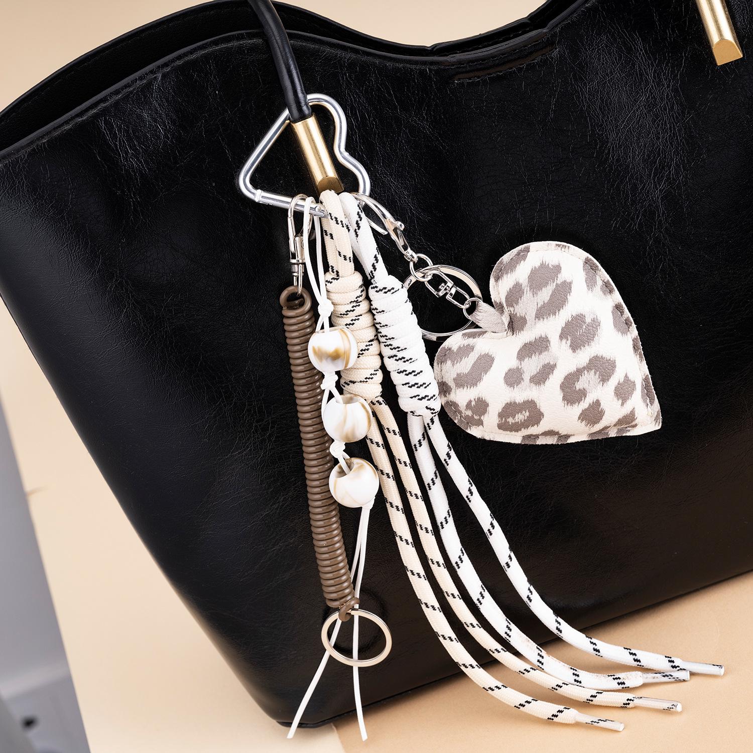 Leopard Heart Tassel Keychain: Trendy Spicy Girl Accessory