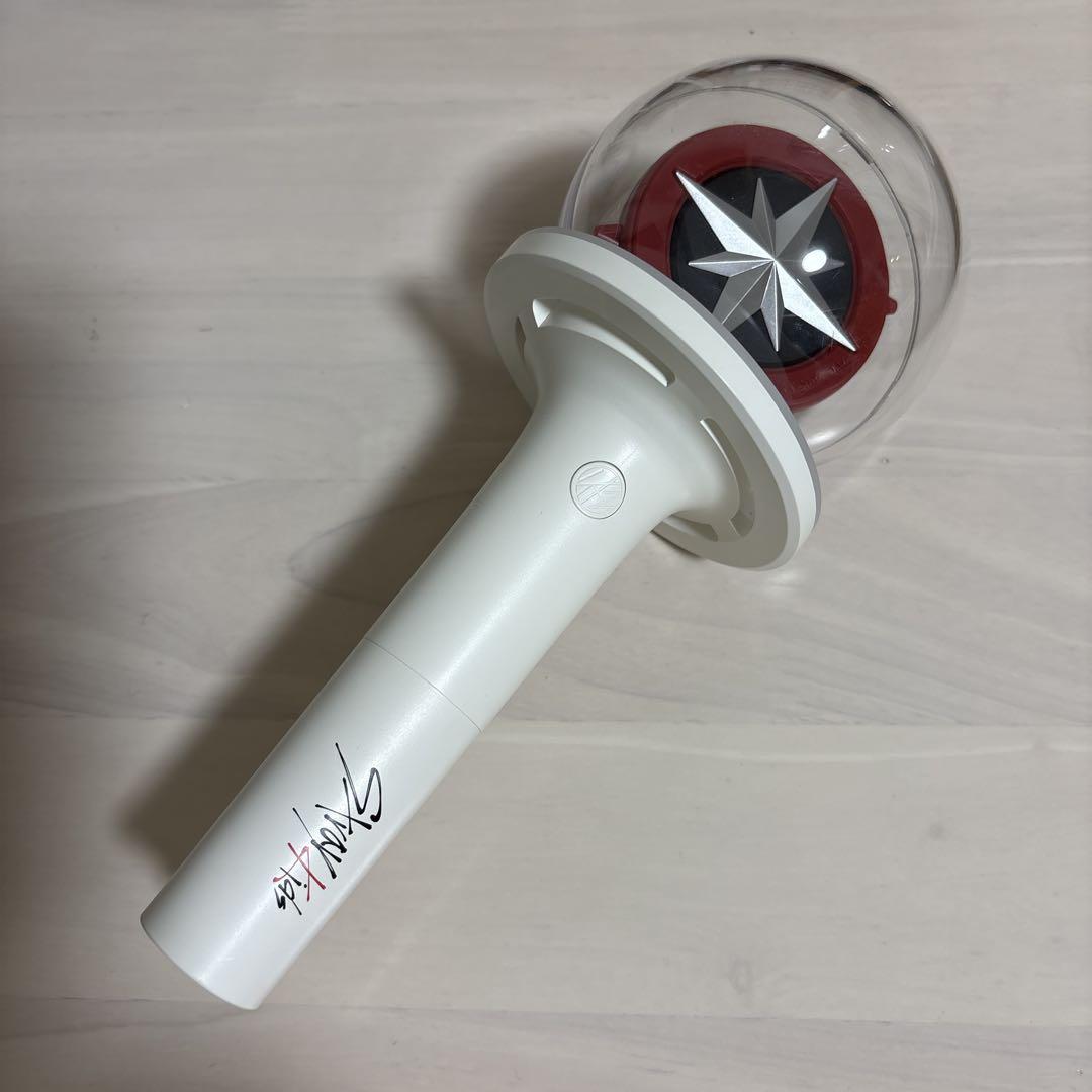 

[USED] straykids penlight ver.2
