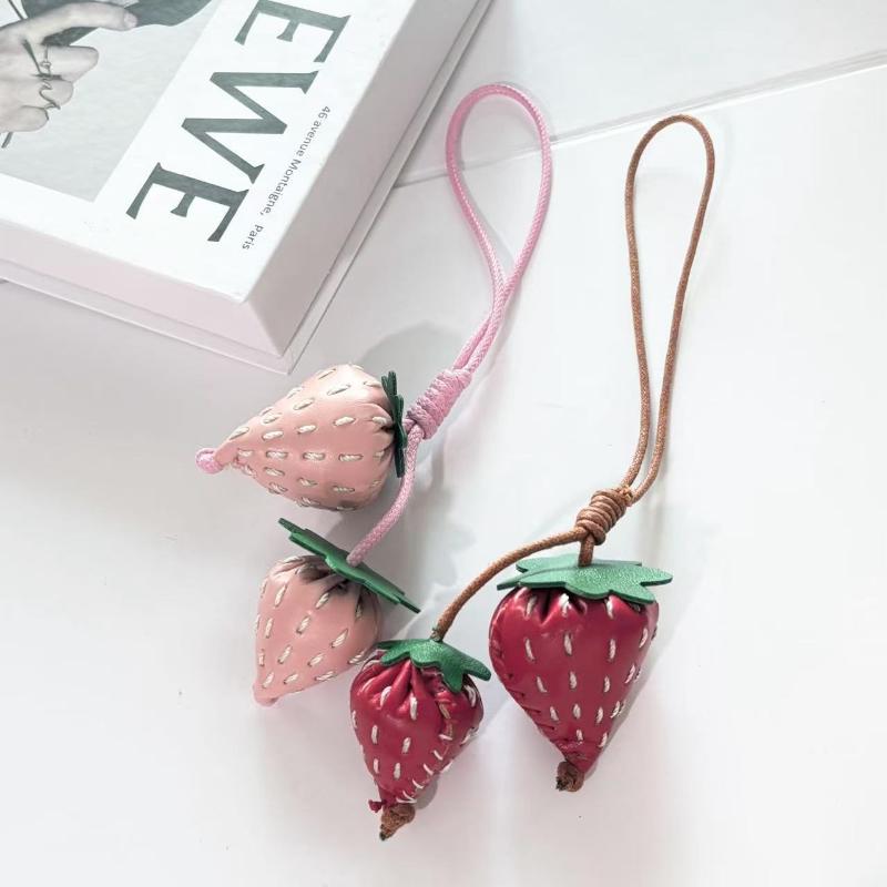 1 Piece Cute Handmade Leather Fruit Keychain Leather Strawberry Bag Charm Pendant Creative Car Decoration Diy Accessories