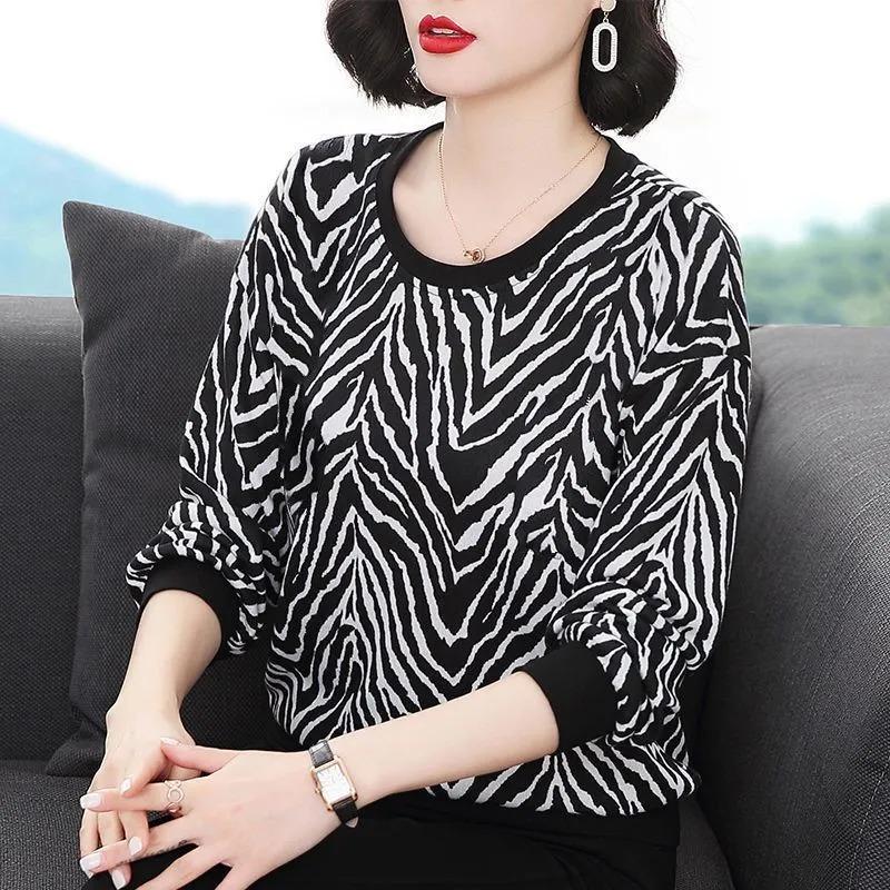 Round Neck Pullover Sweatshirt for Women New Spring and Autumn Loose and Versatile Printed Bottoming Shirt Top