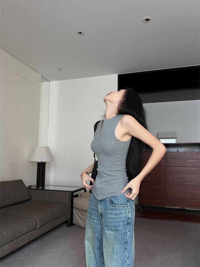 Women's Summer 2025 Spicy Girl Sleeveless Slimming Solid Color Tank Top with Round Neck Zipper