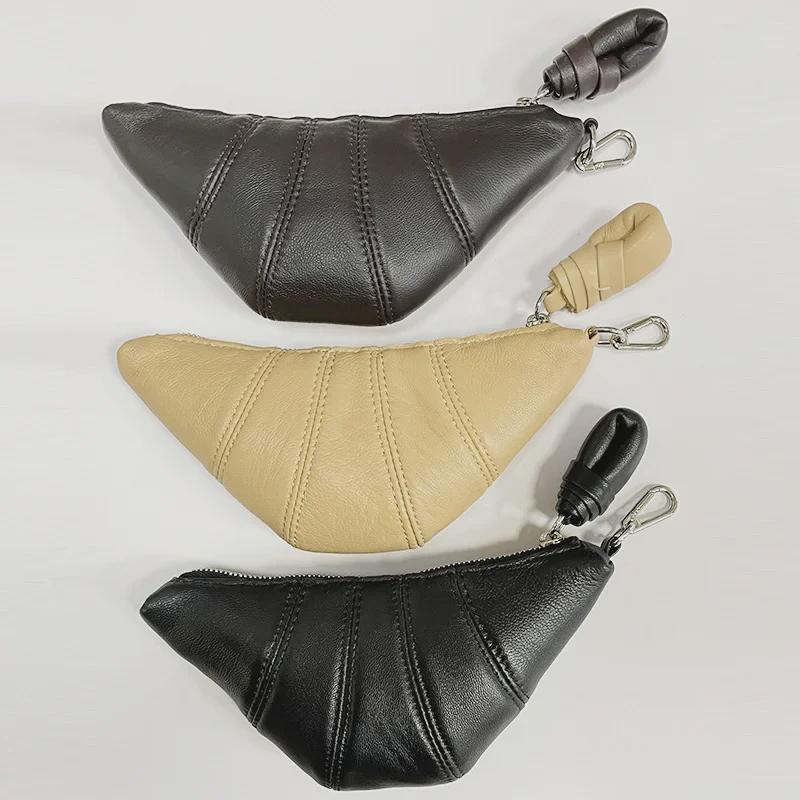 Oryginalna skórzana mini torebka typu croissant w kształcie pieroga - portmonetka i portfel z miejscem na dowód osobisty i klucze