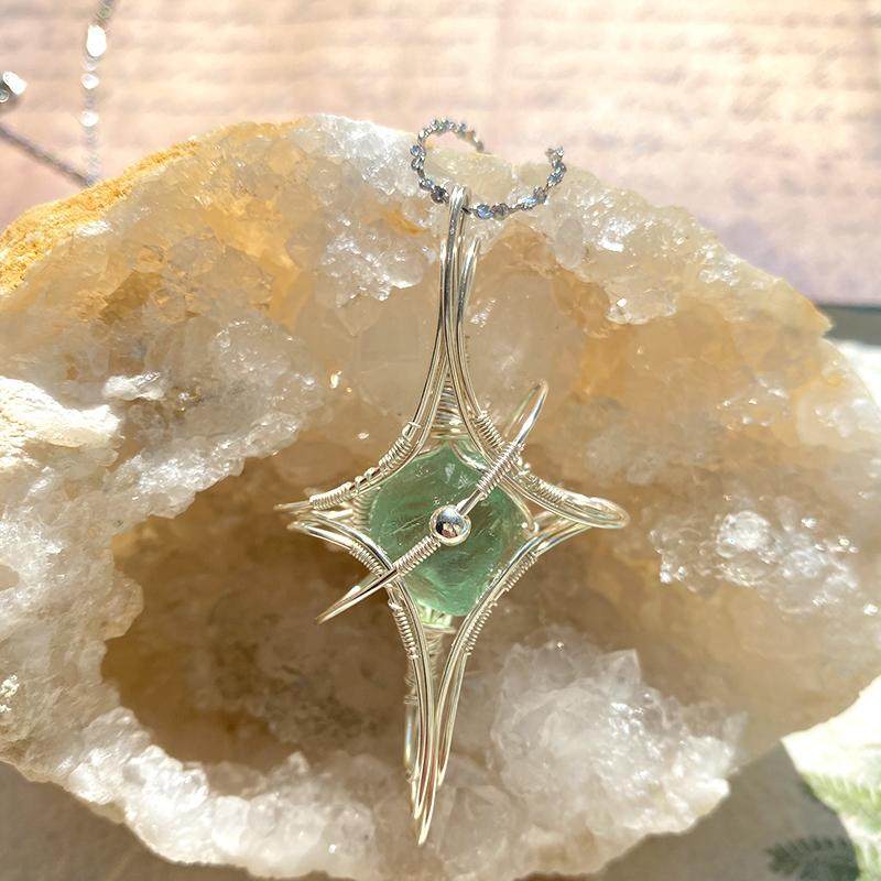 Hisera  Handmade Wire Wrapped Necklace  Starburst Hanging Pendant Custom High-end Feel Silver Natural Raw Crystal Necklace