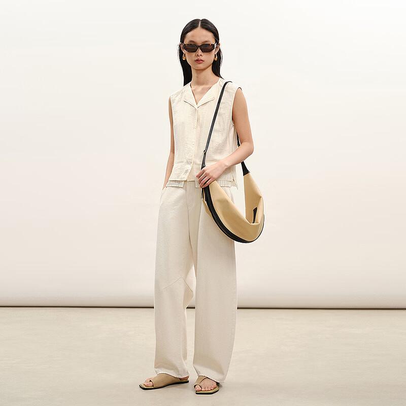 Collarless Sleeveless Straight-Fit Vest