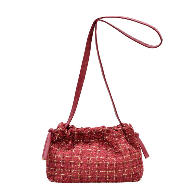 

New commuter travel handbag women s highend texture fashion shoulder bag temperament versatile niche messenger bag червоний
