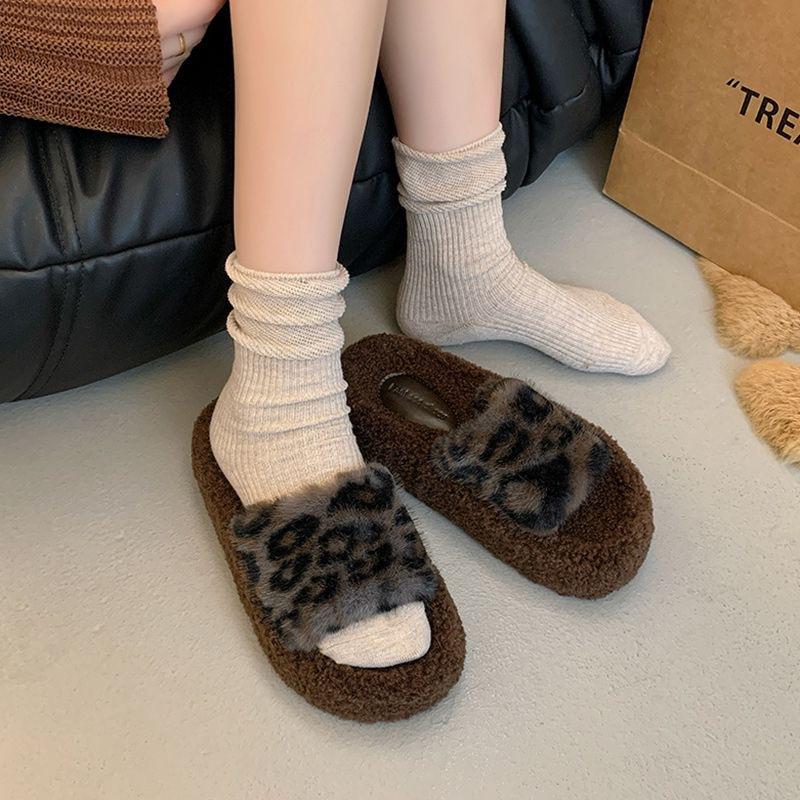 Leopard Print Thick Soled Hairy Slippers for Women's Fashionable Outerwear, New Autumn and Winter Fashion Home Cotton Slippers