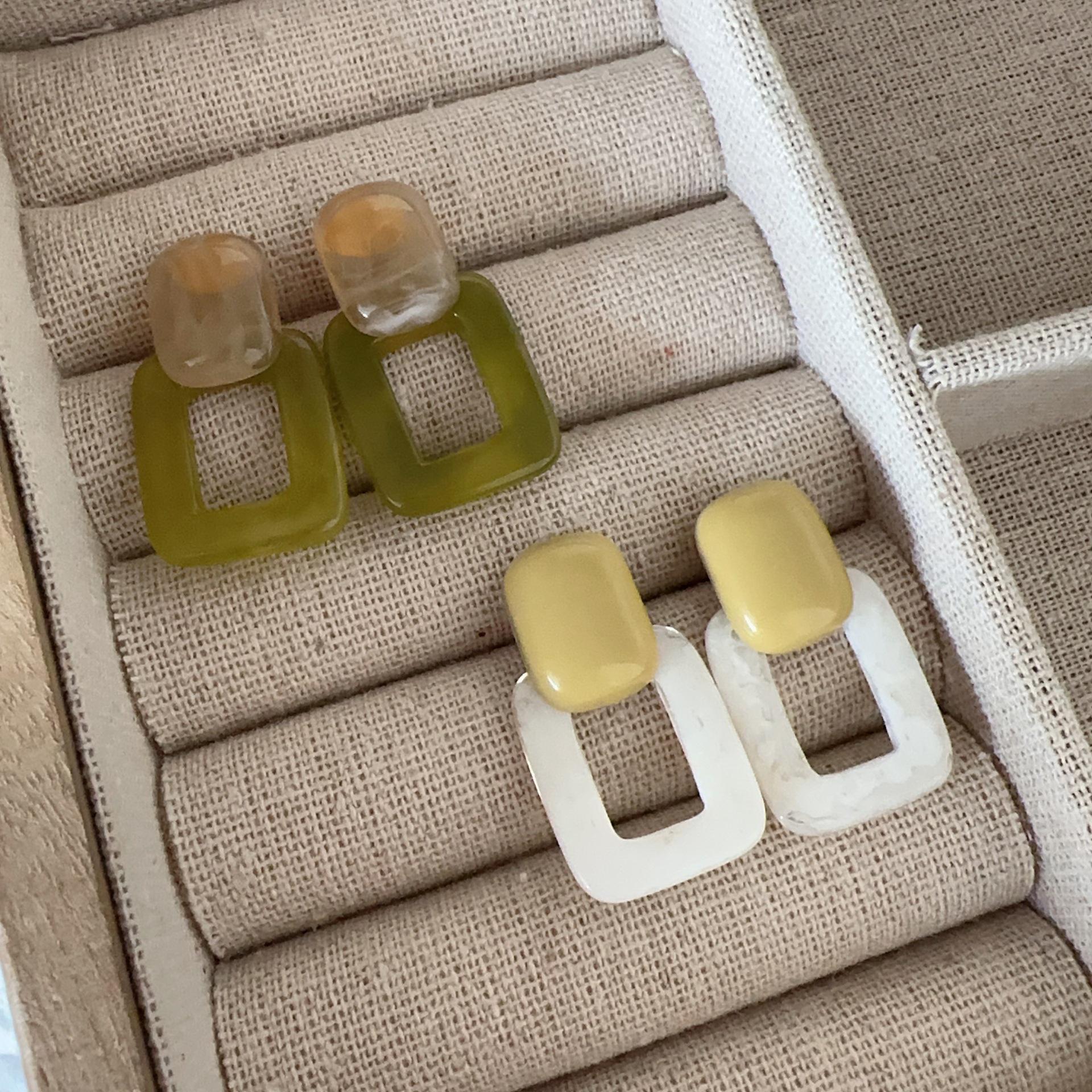 

French Retro Square Stud Earrings - 2024 Trendy Design for Women