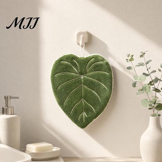 Hanging Loop Hand Towel Leaf Shape Towel, Soft Absorbent with Loop, Thickened Coral Velvet Cute Maple Ginkgo Design for Kitchen Bathroom Drying