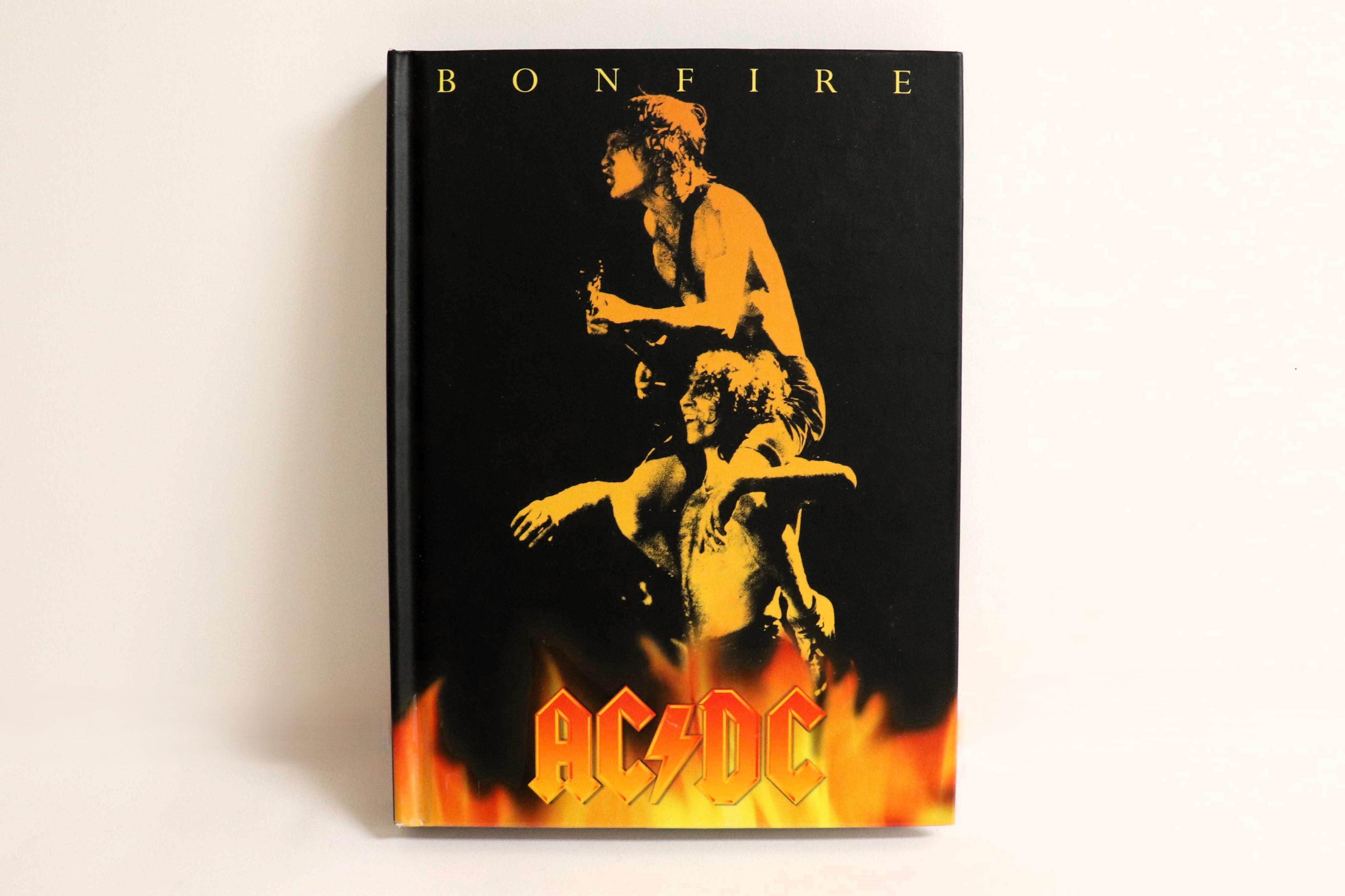 

CD AC/DC - Bonfire 88697856822 COLUMBIA 2011 Europe Rock Used