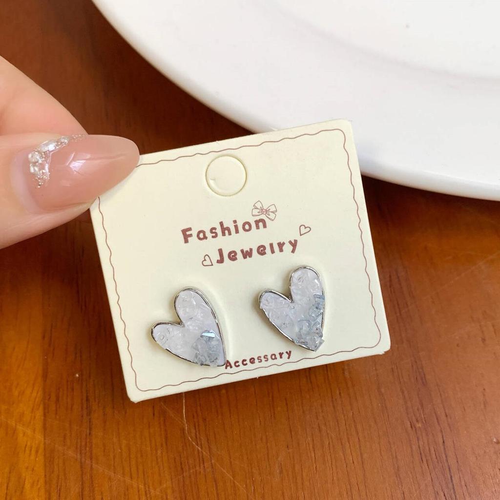 Exquisite Pearl Butterfly Earrings with Silver Needle – Gradient Light Luxury Design for Women