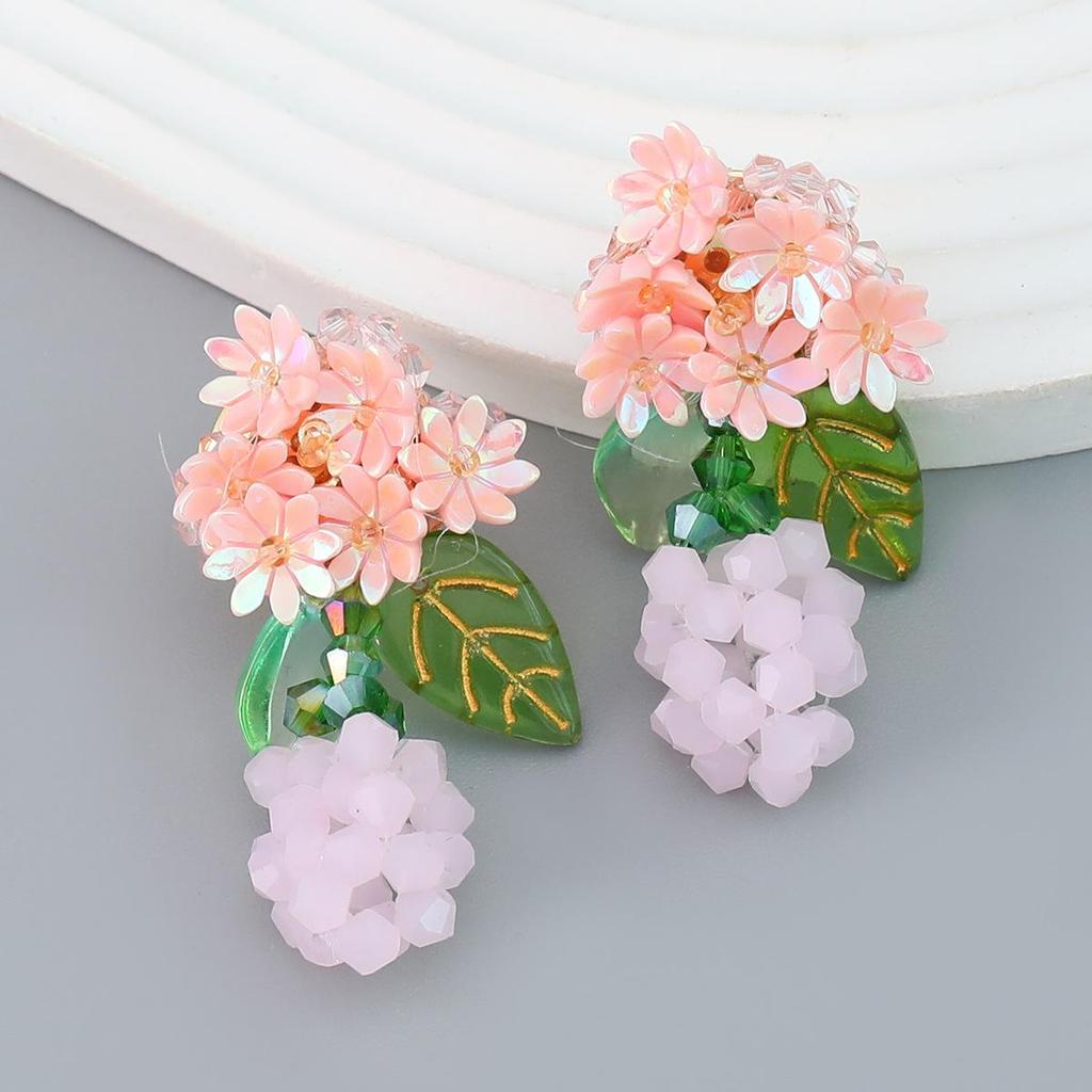 Floral Resin Earrings: Elegant Spring Design with Flowers and Leaves