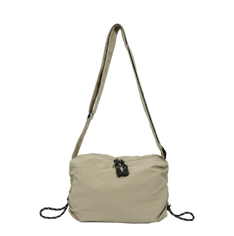 

2025 весна женская нейлоновая сумка-мессенджер повседневная плиссированная сумка-облако модная нишевая дизайнерская сумка через плечо One Size хаки