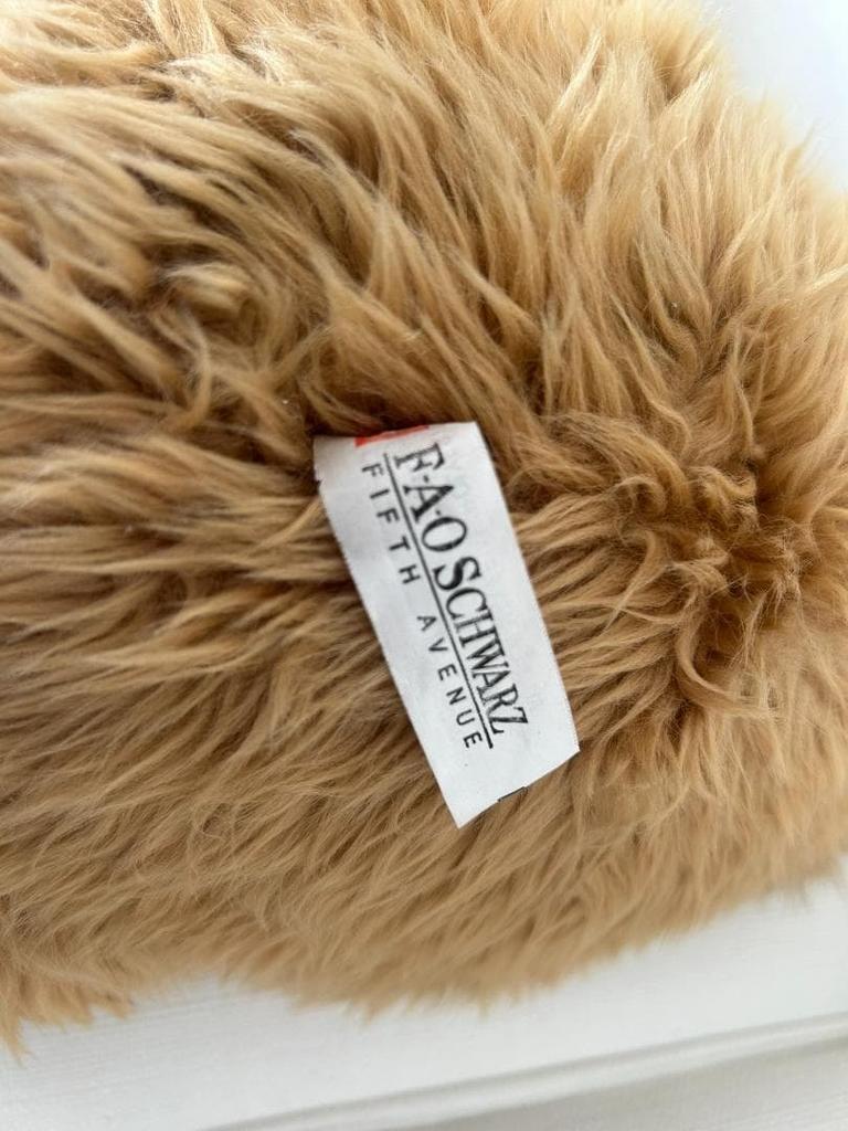 [USED] Large teddy bear made by FAO Schwarz