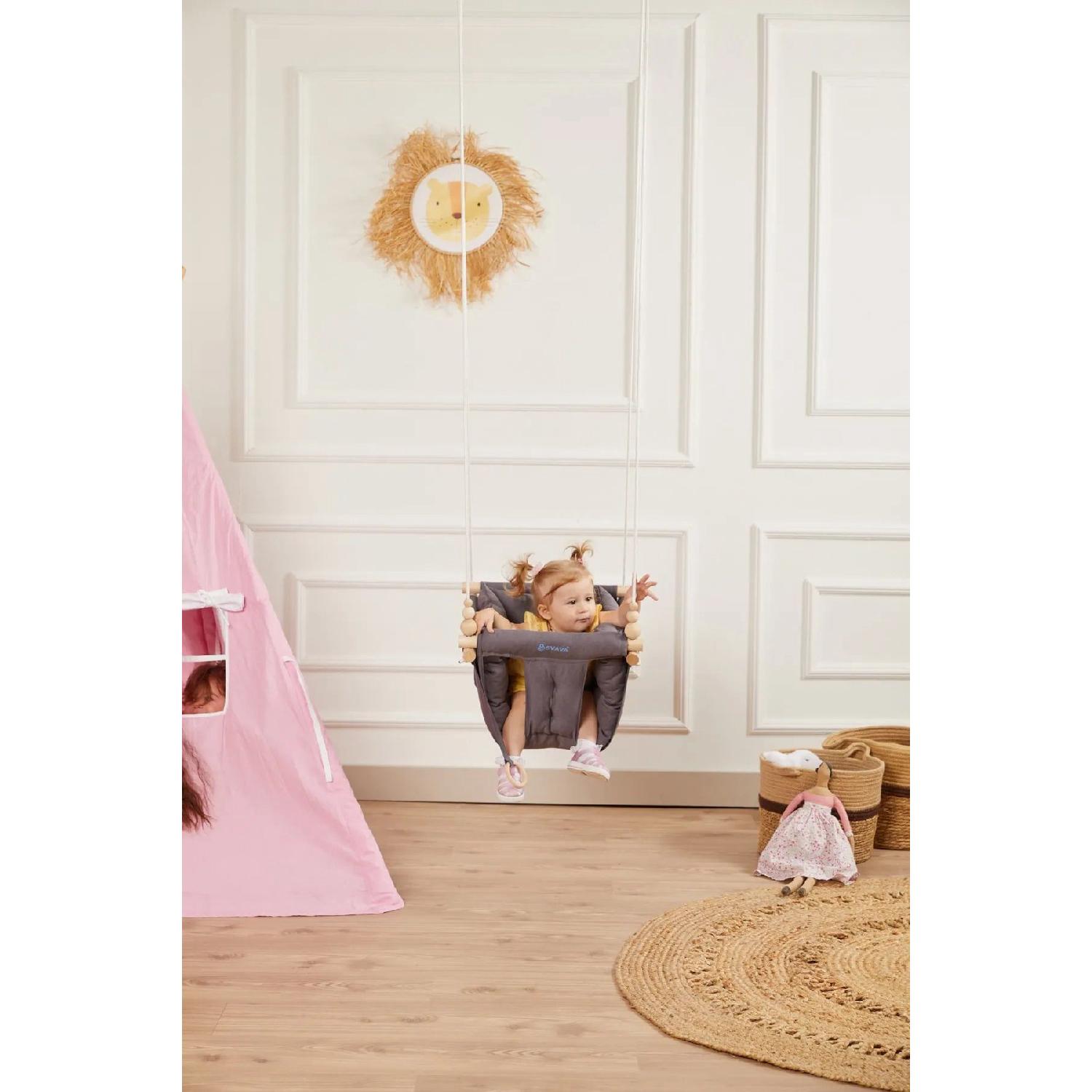 

Comfort Baby Wooden Swing, Child Switching On The Ceiling бірюзовий