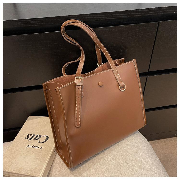 

Versatile fashion bag women s summer 2025 new large-capacity bag high-end texture shoulder tote bag