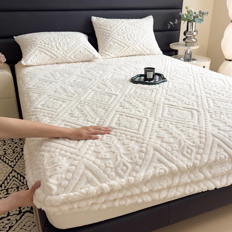 European Style Plush Velvet Bed Cover - Winter Warmth, Full Wrap Mattress Protector