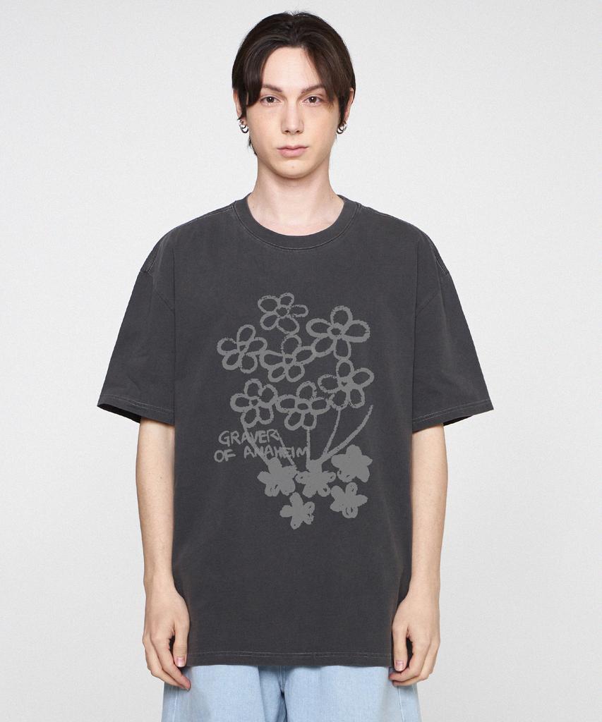 GRAVER [Unisex] Flower Bouquet Drawing Pigment Short Sleeve T-Shirt_Black Charcoal