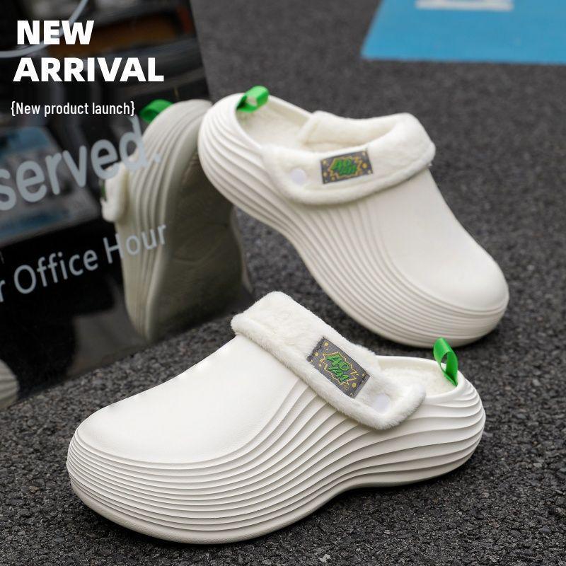 Men's Waterproof Indoor/Outdoor Plush Slippers with Thick Sole and Closed Toe for Winter Warmth.