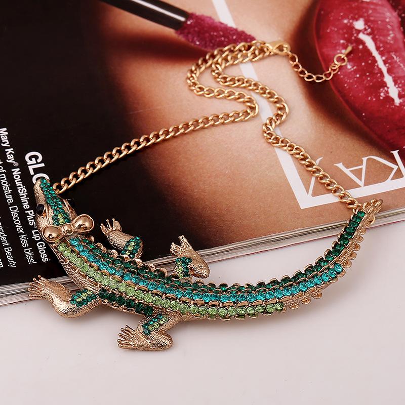 JMXD-Fan Personality Exaggerated Fashion Set Multi-color Temperament Crocodile Necklace Fashion Short Pendant