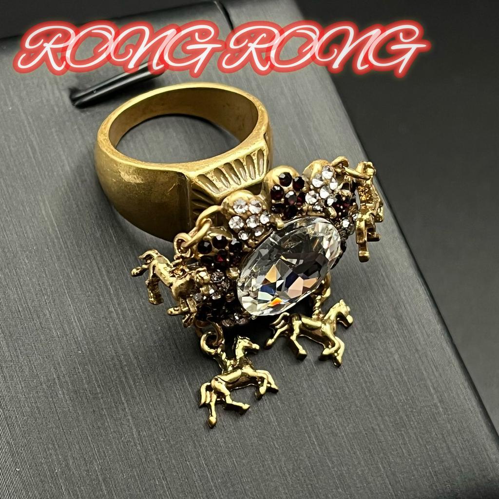 Vintage Ring With A Light Luxury High-end Feel Textured Alloy Heavy Industry Inlaid Zircon Style Palace Niche