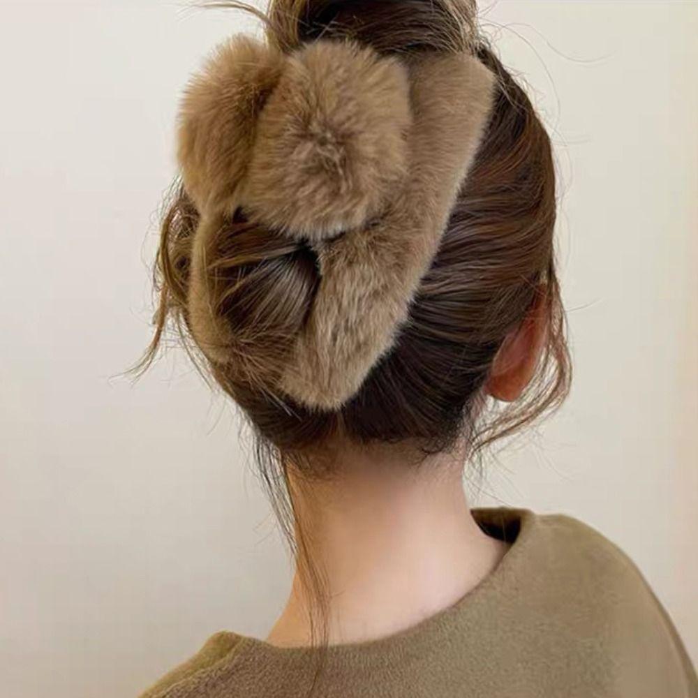 Pure Color Plush Hair Claw Fluffy Grasp Clip Sweet Faux Fur Large Hair Clip  Headwear