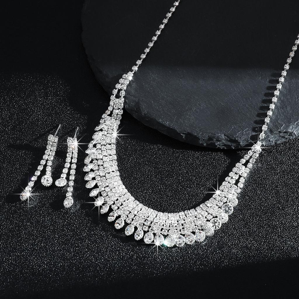 Luxurious and exquisite sparkling rhinestone elegant sparkling rhinestone necklace earring set accessories
