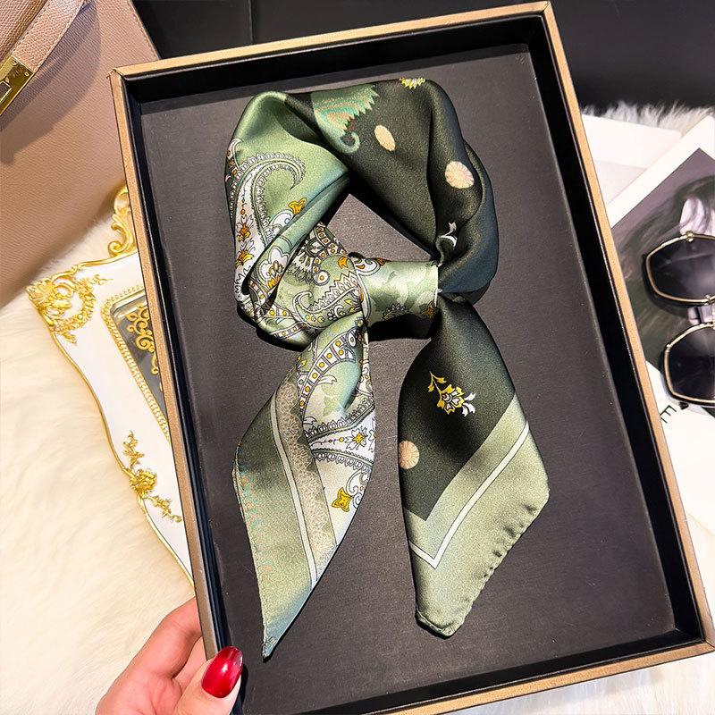 Spring Silk Scarf Fashionable Foreign Style Versatile Small Square Scarf 70Cm Decorative Scarf Sunscreen Travel Shawl Women