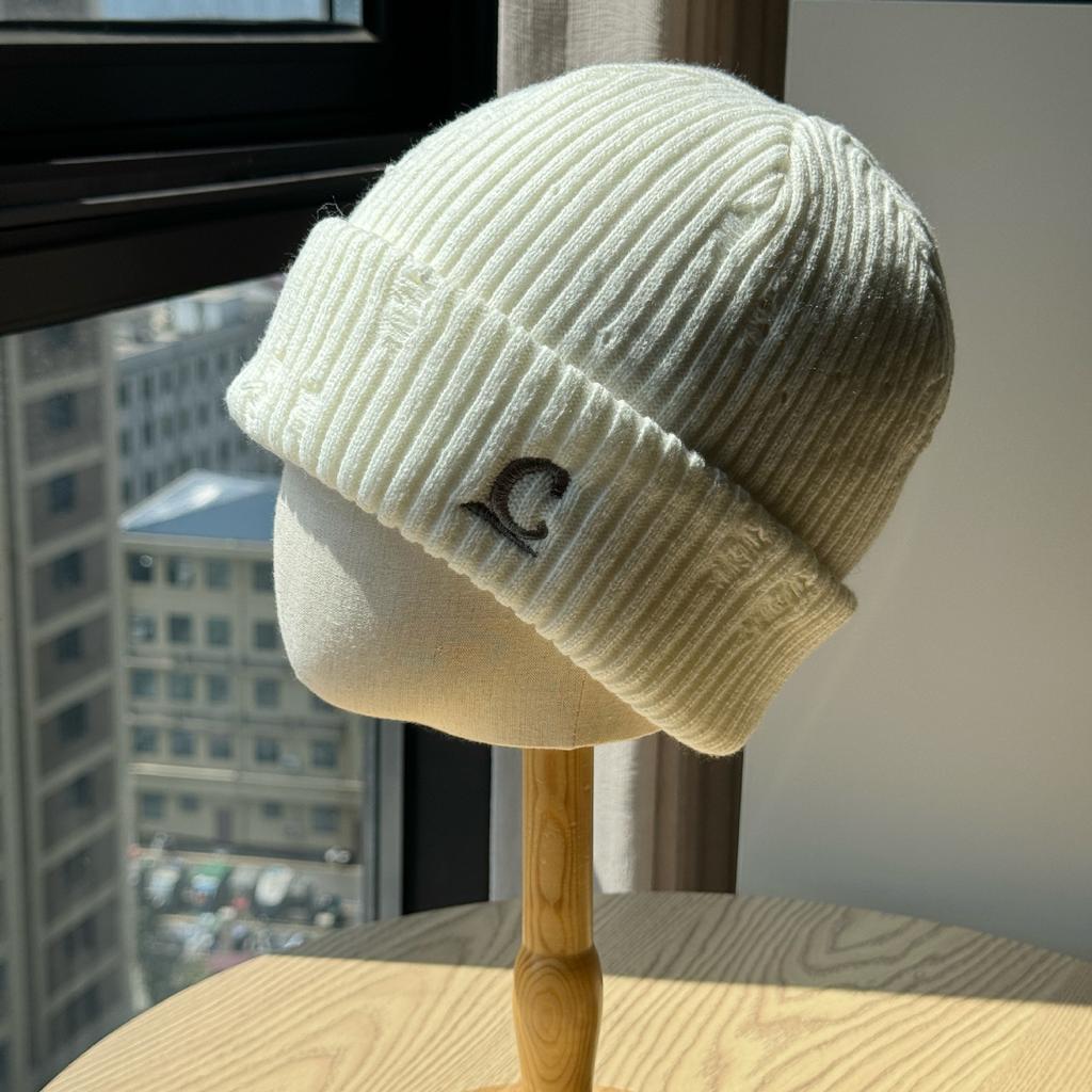 Korean Style Thickened Lettering Face revealing Small Woolen Hat Trendy Autumn and Winter Warm Ear Protection Knitted Hat for Men