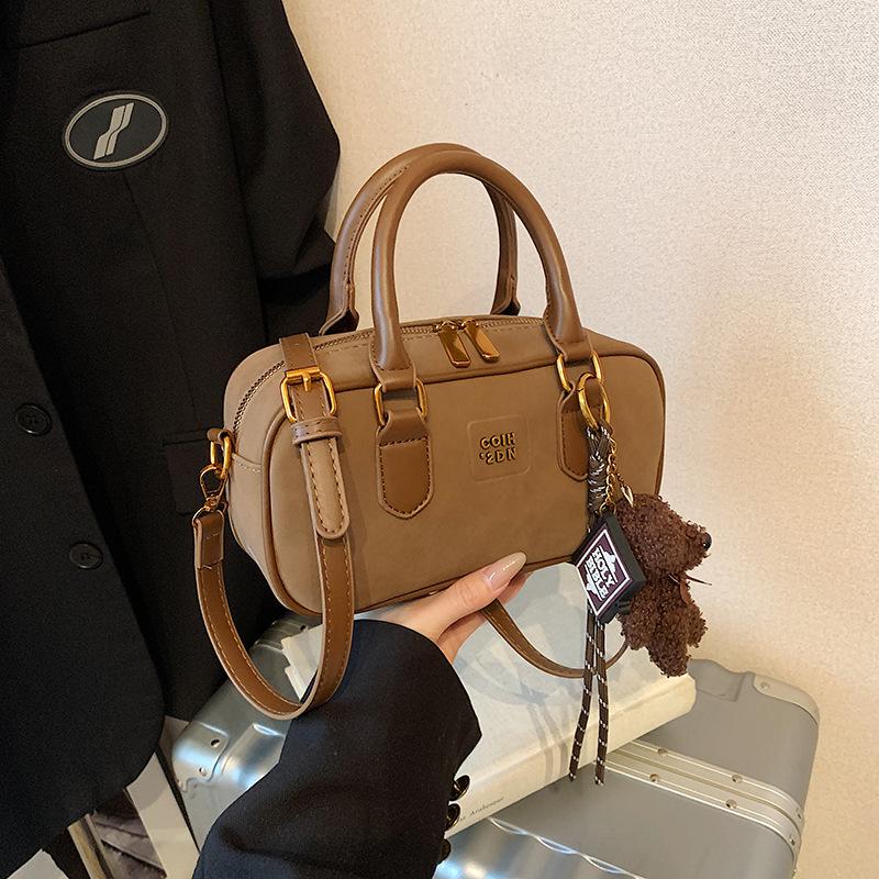 Frosted retro bag women's autumn and winter new versatile shoulder messenger bag high-end portable pillow bag