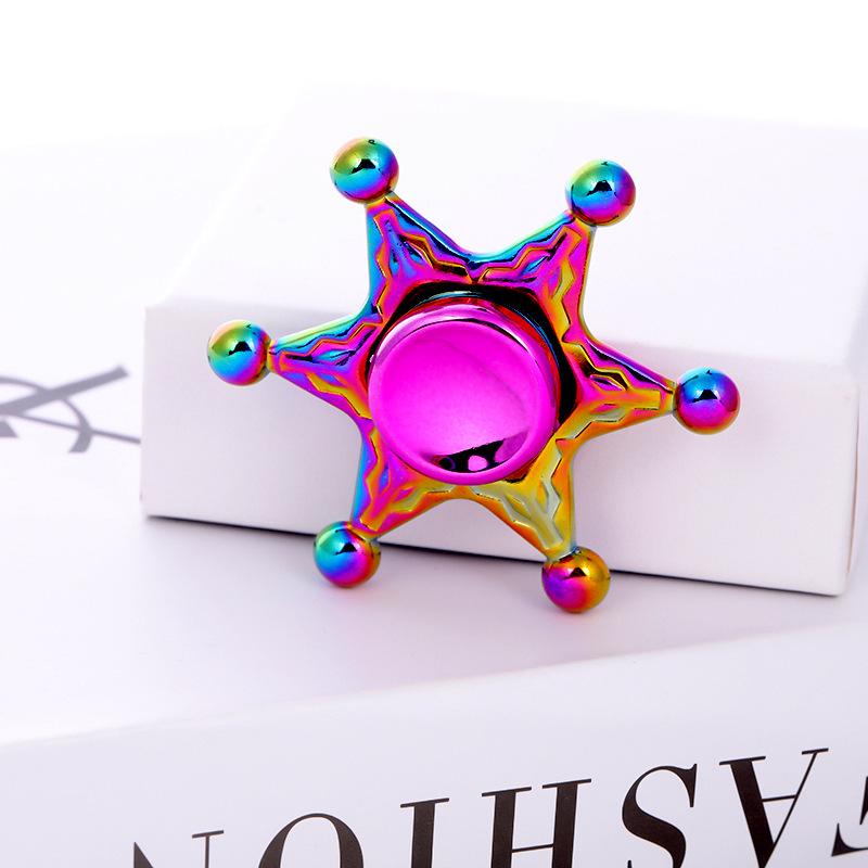 Metallischer Fidget Spinner mit landschaftlichem Motiv: Beliebtes Promi-Straßenmarkt-Dekompressionsspielzeug