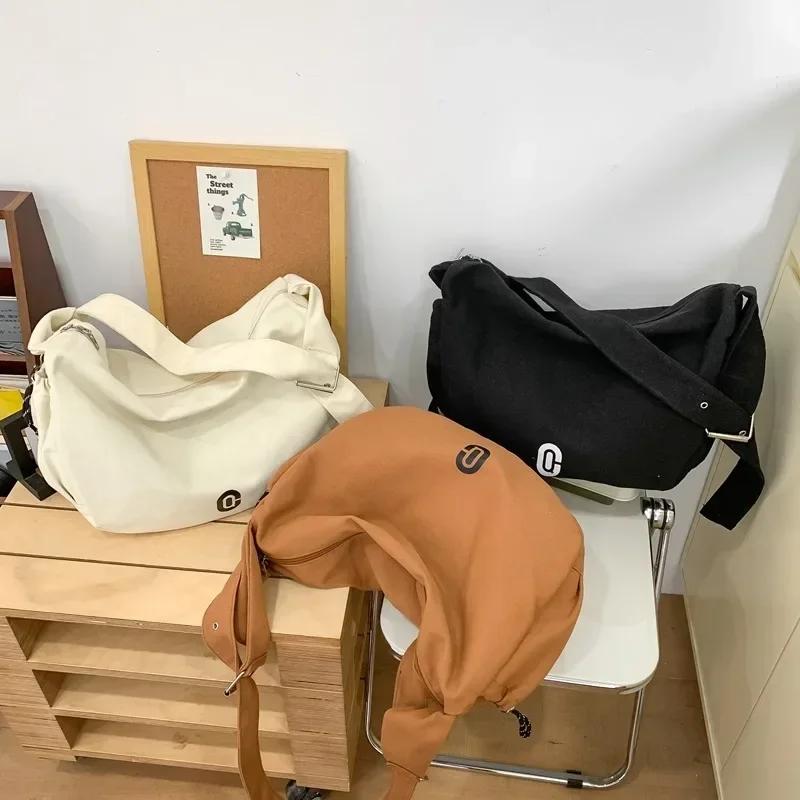 New Solid Color Canvas Zipper Crossbody Bag Versatile Large Capacity Commuter Bag Hot Sale Casual Shoulder Bag for Women