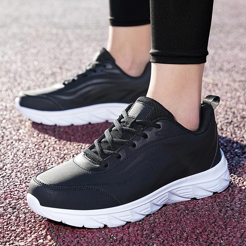 Chaussures de sport décontractées noires Chaussures décontractées pour hommes surface en cuir Semelle souple légère Confortables grande taille chaussures de course Étudiant