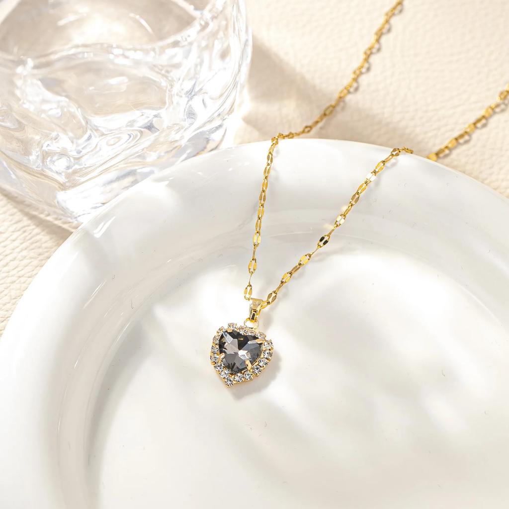 Stainless Steel Chain Classic Shiny Colorful Zircon Love Heart Pendant Necklace for Women Cute Simple Jewelry Accessories Gifts