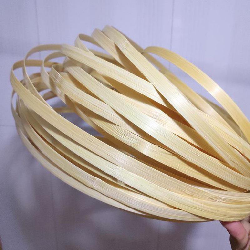Yellow Skin Polished Bamboo Strips: Handmade Weaving Material for Crafts, Model Kites, and Decorations.