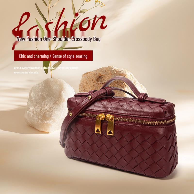 Handmade Woven Crossbody Tote - Stylish Single Shoulder Bag with Niche Design, Perfect for Practical Use.