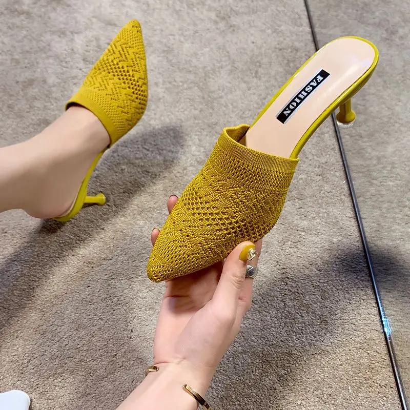 Mode Utomhus Damtofflor Klackskor för Kvinnor Stilrena 2025 Trend PVC Sandaler Bekväma och Eleganta Original Liten Storlek Tofflor