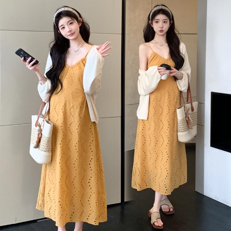 

In Stock Spring 2026: V-Neck Maternity Vacation Dress with Spaghetti Straps + Knit Cardigan Set XL [130-140 lbs]