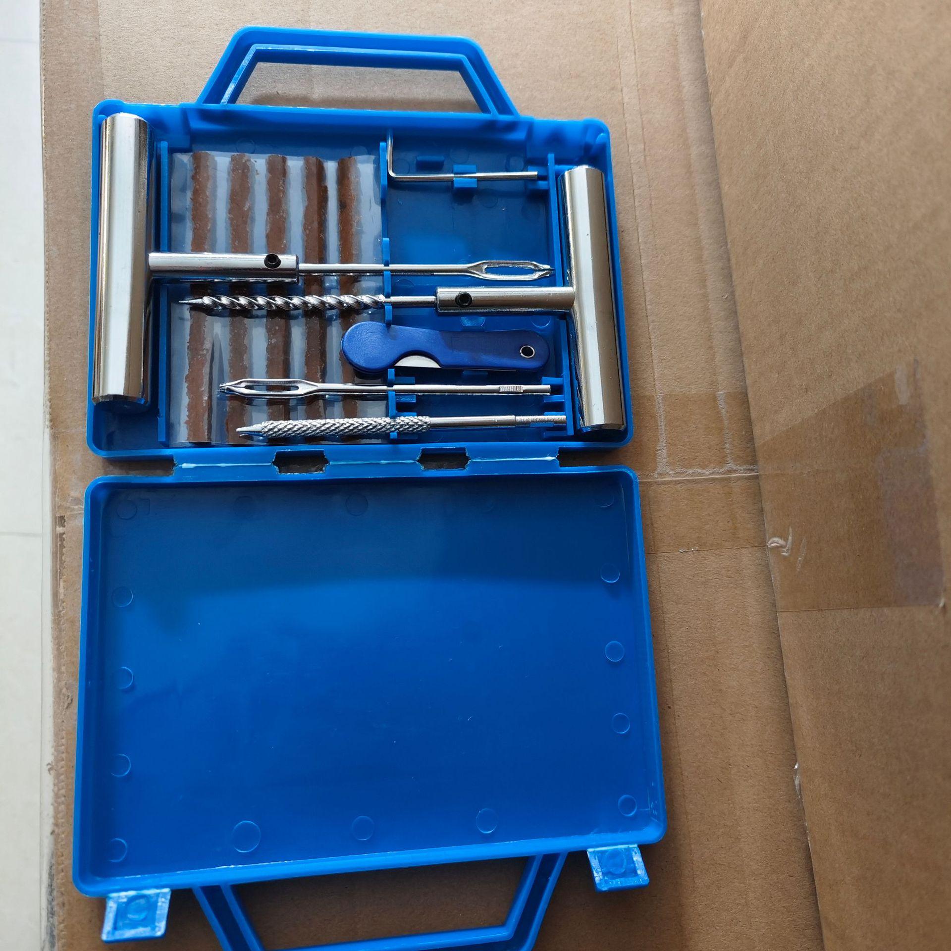 

Портативный набор инструментов для ремонта автомобильных шин из 11 предметов с железной ручкой