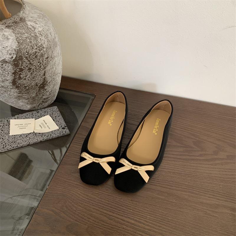 Women's square head shallow mouth single shoes women's middle heel spring and autumn new Korean version French temperament gentle fairy thick heel eve