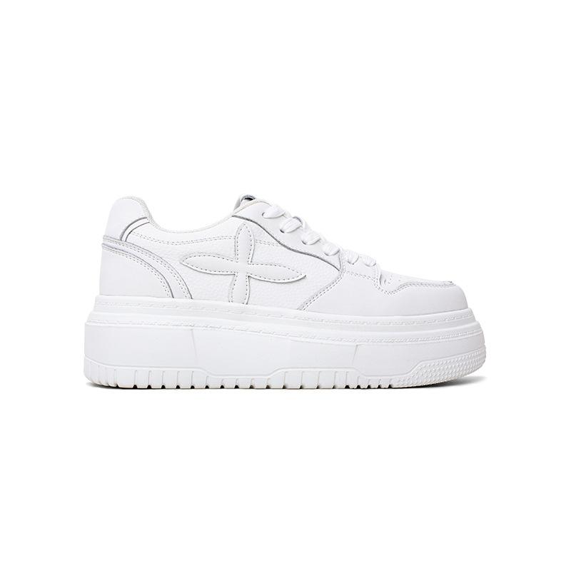 

Sheepskin version four-leaf clover thick-soled little white shoes for women s 2025 spring and summer height-increasing muffin board shoes with no 40