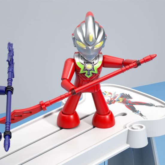 1 sada ručně vyráběných dřevěných bojových hraček s klouby Bambusové šermířské loutky Ultra-Man Fight Stolní hra Interakce rodiče s dítětem