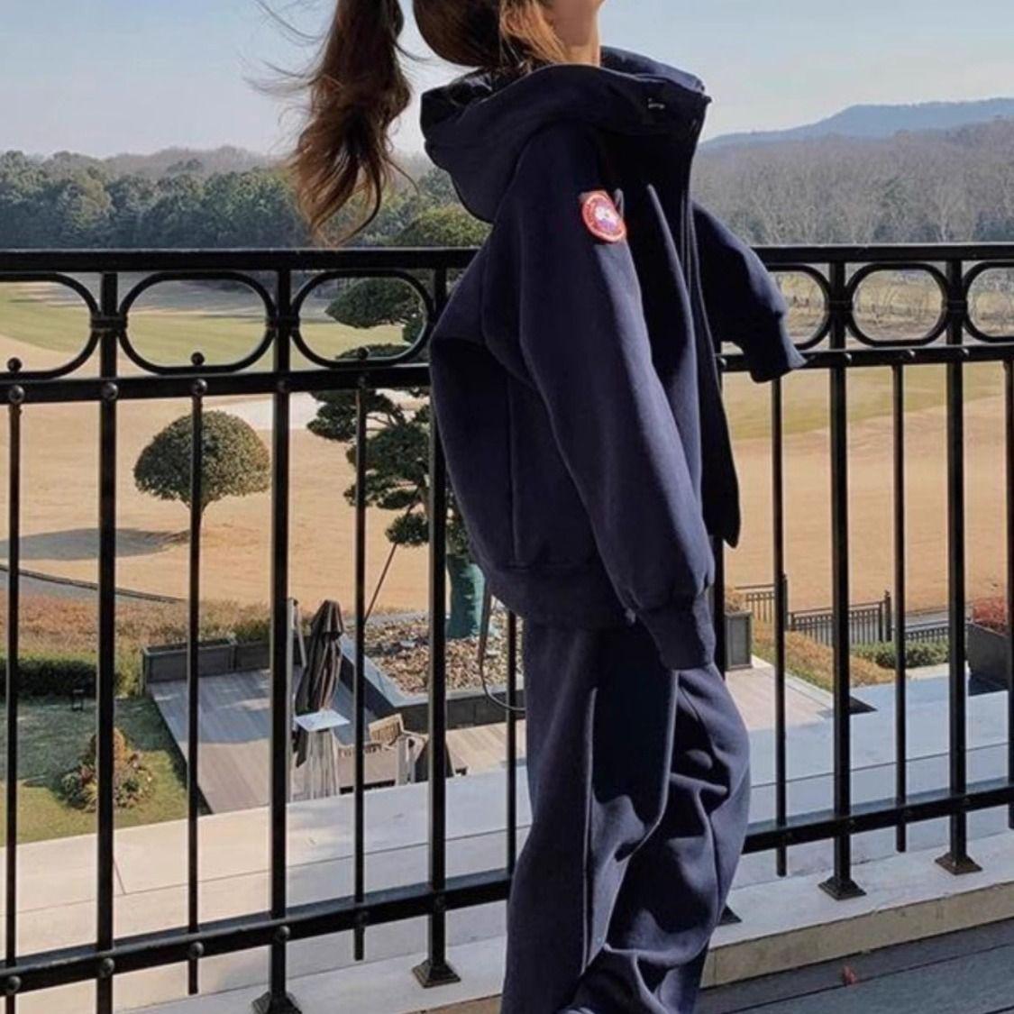 

Комплект из двух предметов: худи на молнии в корейском повседневном стиле большого размера и свободные брюки Medium