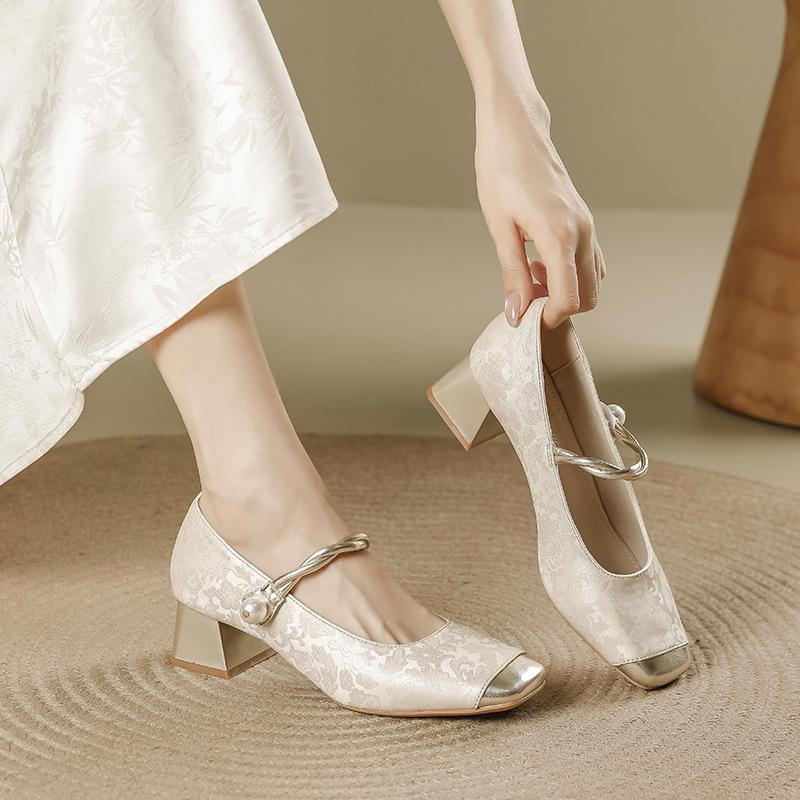 

Жіноче взуття з квадратною головкою Мері Джейн на товстих підборах 2025 року, популярне китайське одинарне взуття Douyin 40