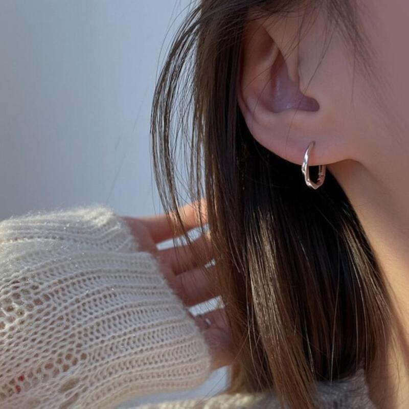 Einfaches Ringdesign für Damen Tägliche einfache Ohrringe