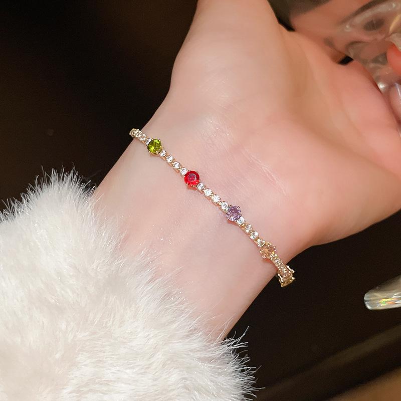 Zircon Flower Geometric Open Bangle: Elegant Retro Bracelet for Women